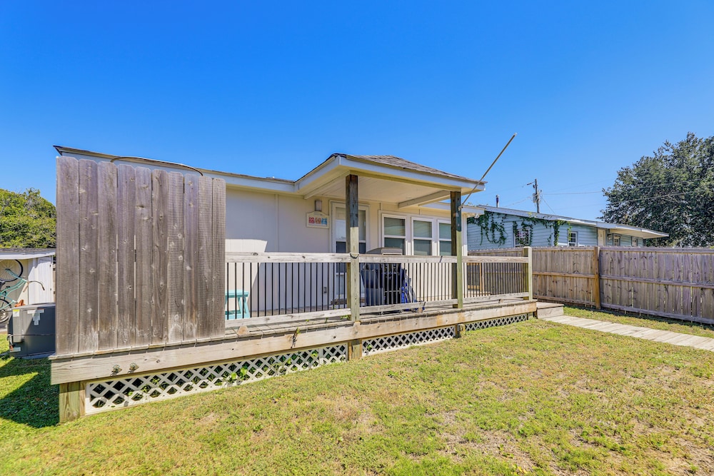 Fenced Yard, Walkable Location: Cozy Beaufort Home