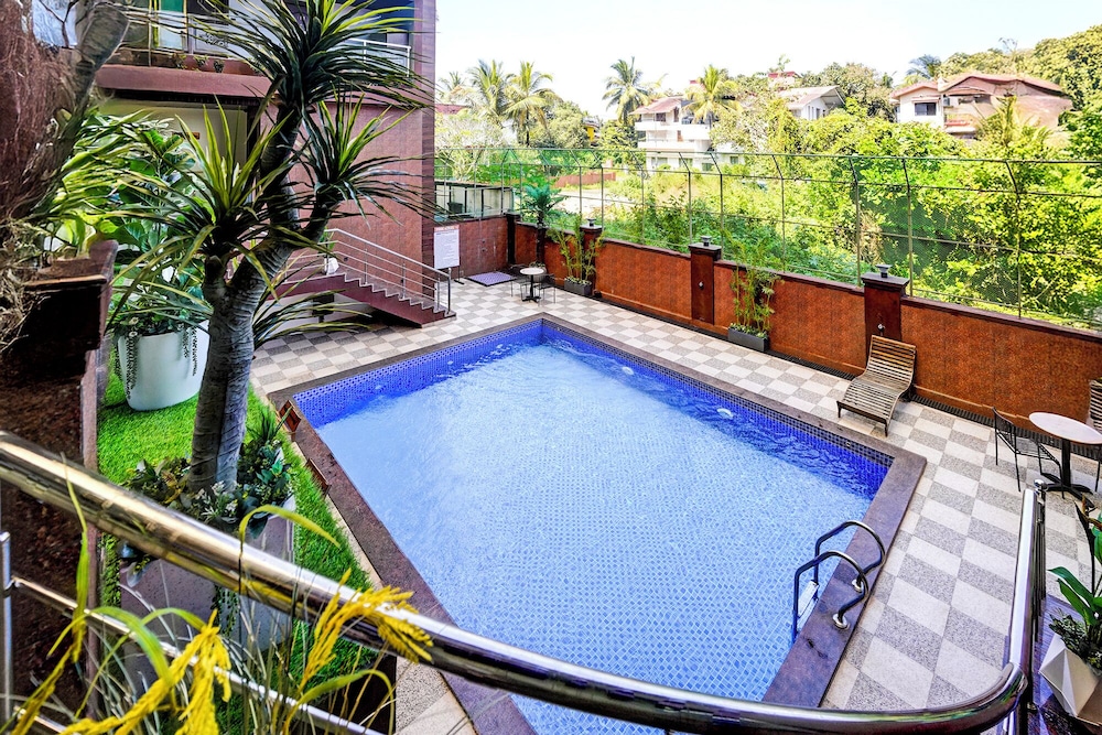 FabHotel Prime SN Blue