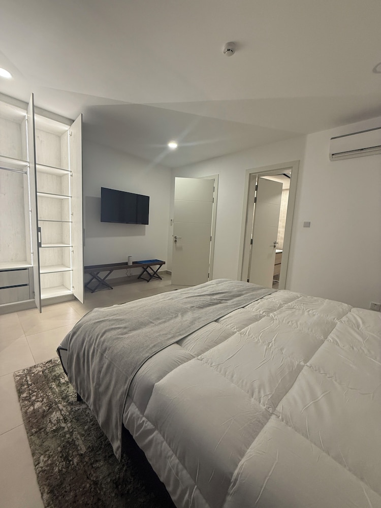Kinville Suites - Cantonment Living