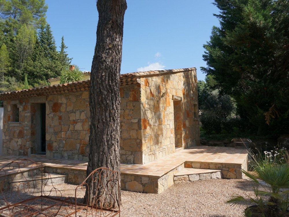 Lovely Holiday Home With Private Pool