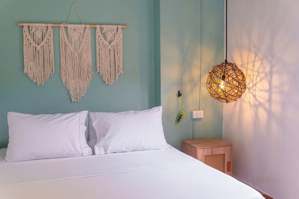 Traveler Hostel