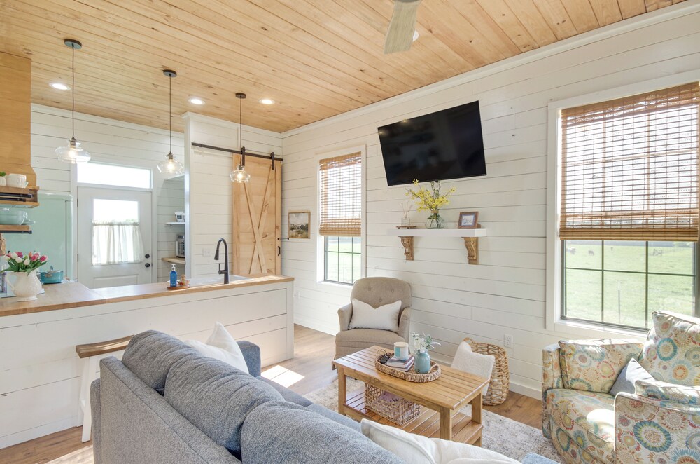4-acre Plot: Farmhouse-chic Retreat in Forest!