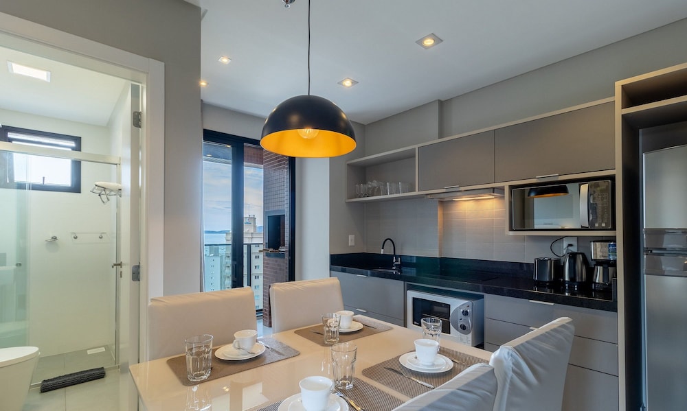 MHF II Apts Variados em Prédio com Vista para o Mar em Itapema