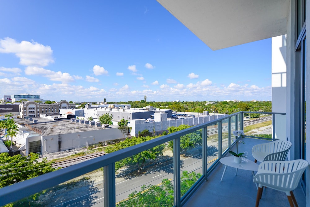 Luxury Condo with Den at Design District