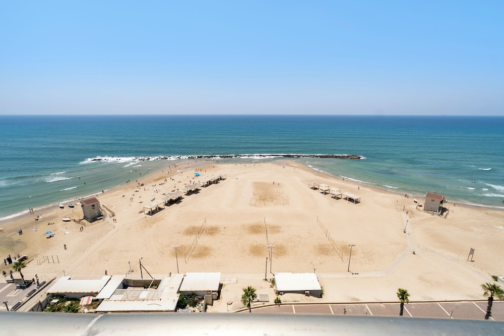 HaCarmel Beach Penthouse by Sea N Rent