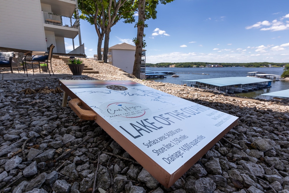 Pet-friendly Condo at Mm-19 w/ Boat Slip & Lake Views