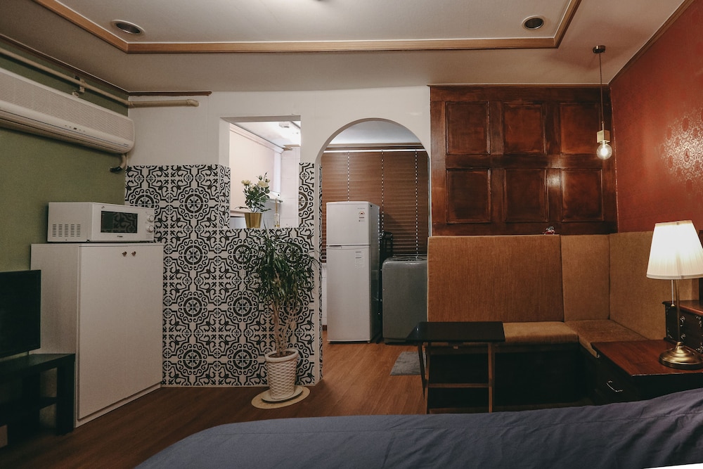 hotel room
