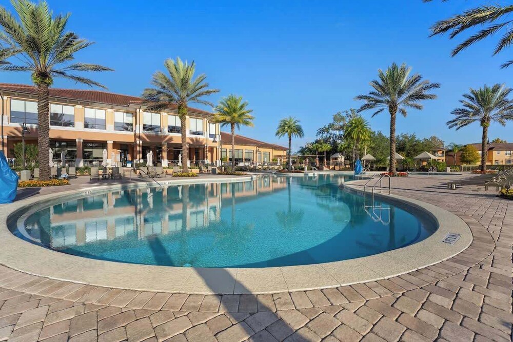 Pet Friendly 4 BR With Hot Tub
