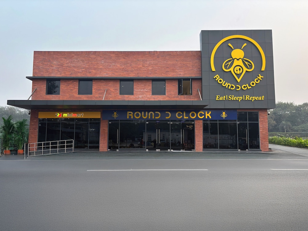 Round D Clock