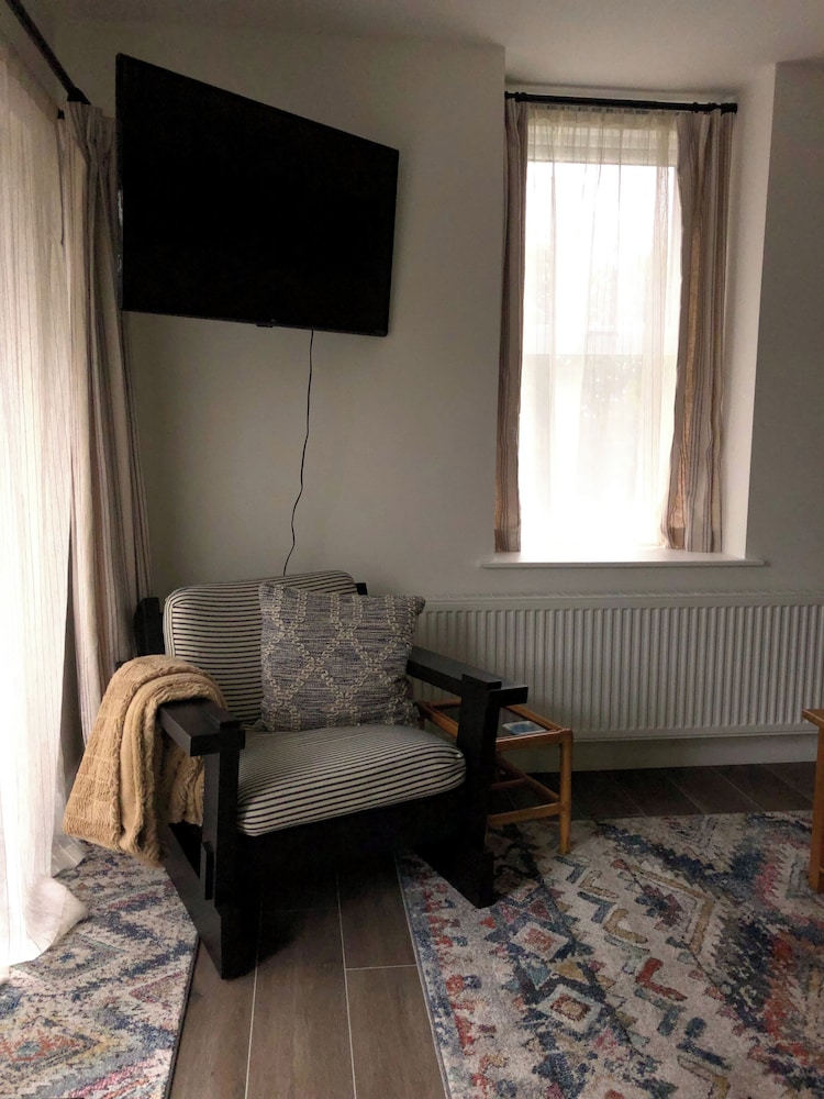 Apartment Bushmills Hideaway, Parking,pets Allowed