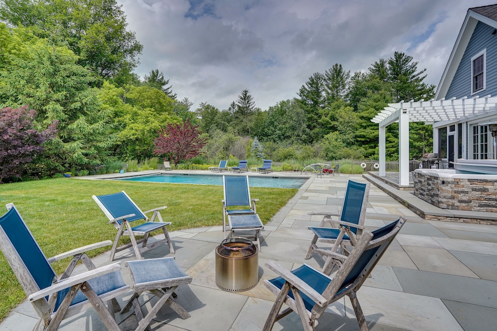 Stockbridge Retreat w/ Pool & Hot Tub!