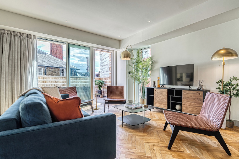 Luxury flats near Big Ben and London Eye