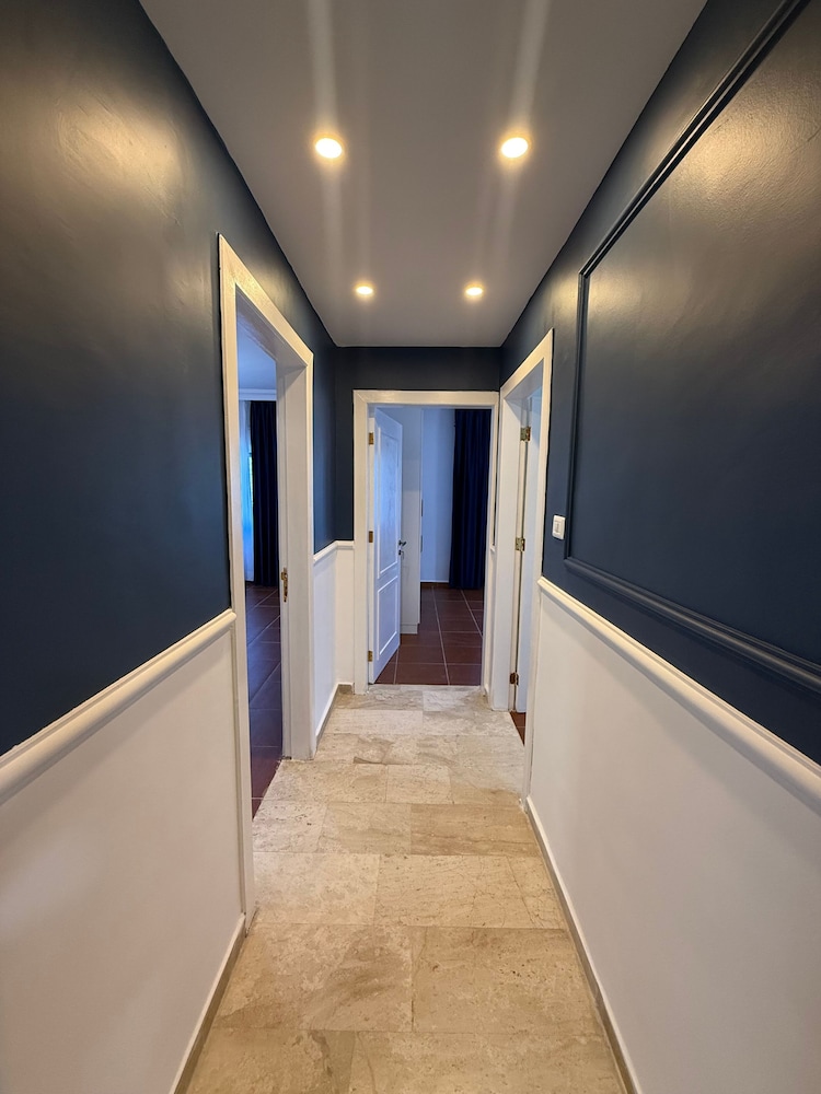 3bedroom Aprt of 200sqm Near Movenpick Hotel Amman