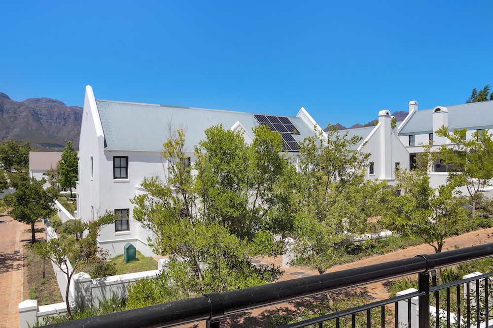 Winelands Golf Lodges at De Zalze