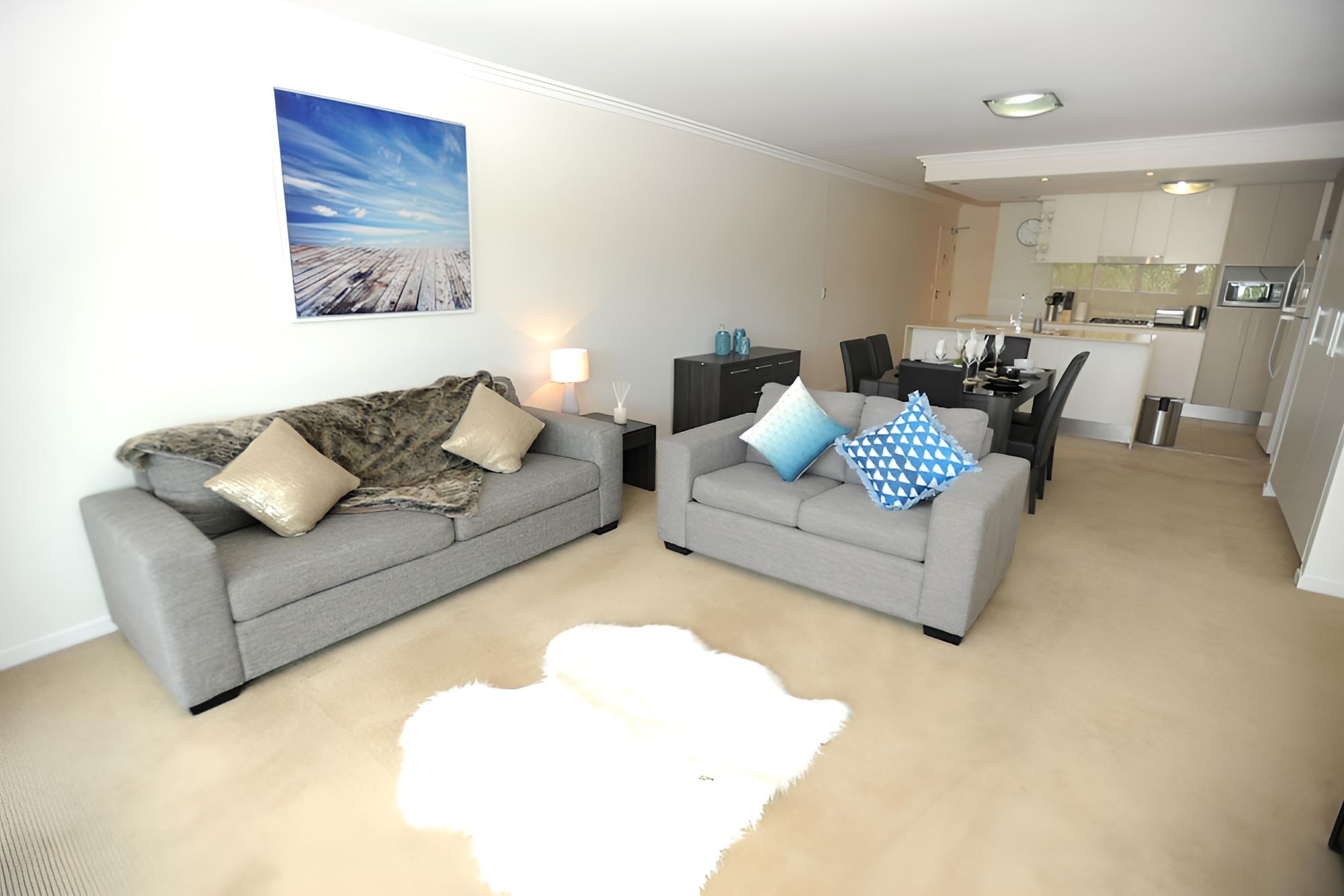 Surfers Paradise Suite with Pool and Spa