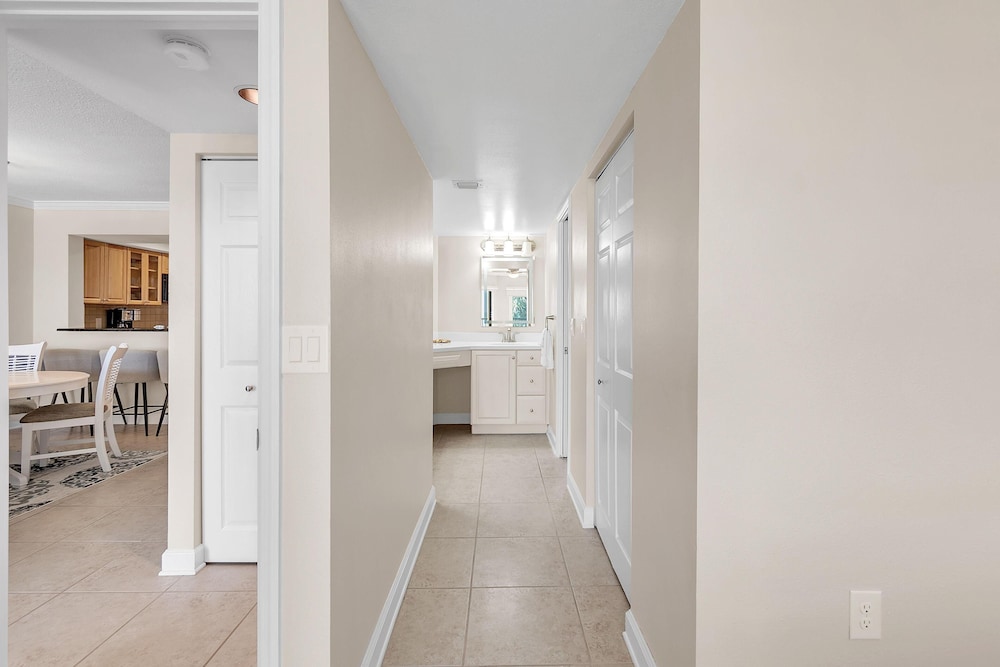 Land's End 11-306 Beach Front - Premier