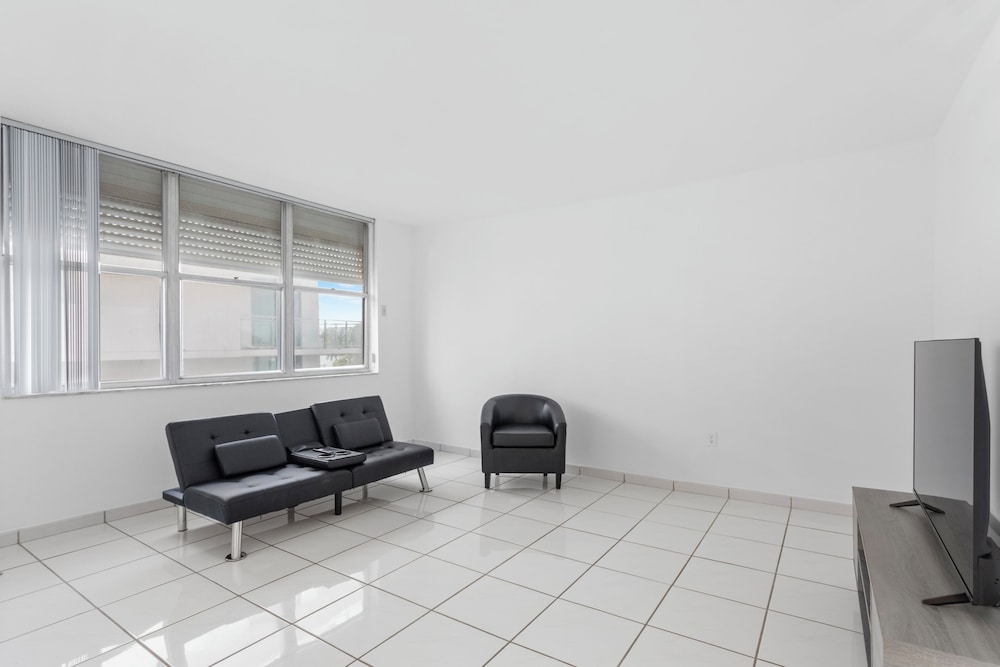 Bay Harbor Sunset Apt 4B