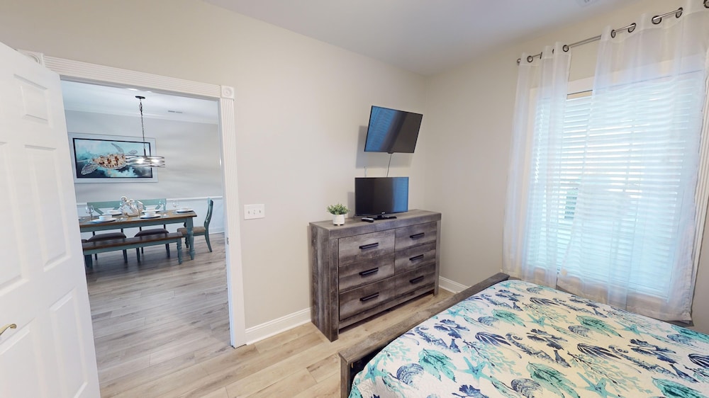 Magnolia Pointe Luster Leaf 4861-104 3 Bedroom Condo