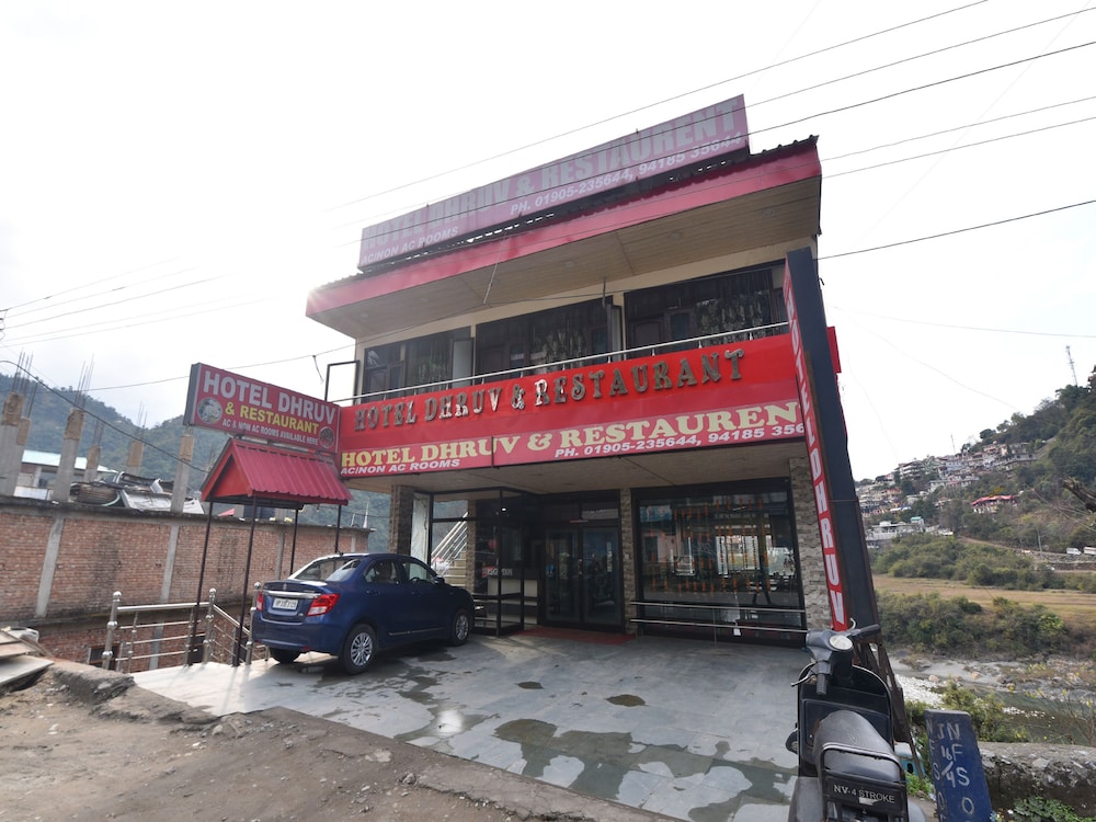 OYO 28027 Hotel Dhruv