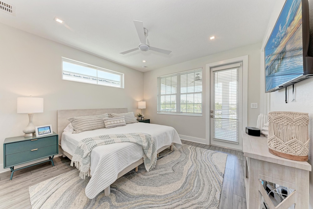 Sweet & Salty Beach House 3 Bedroom Home