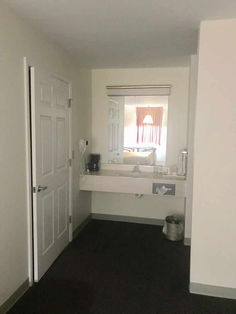 Madison Inn Lodge