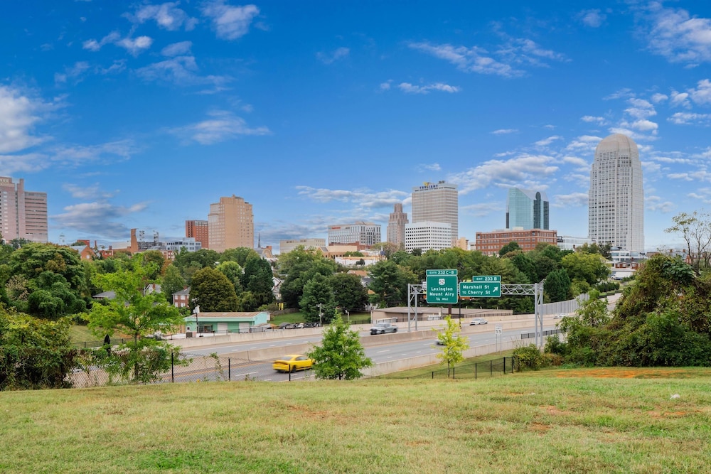 Clarion Pointe Winston – Salem Downtown