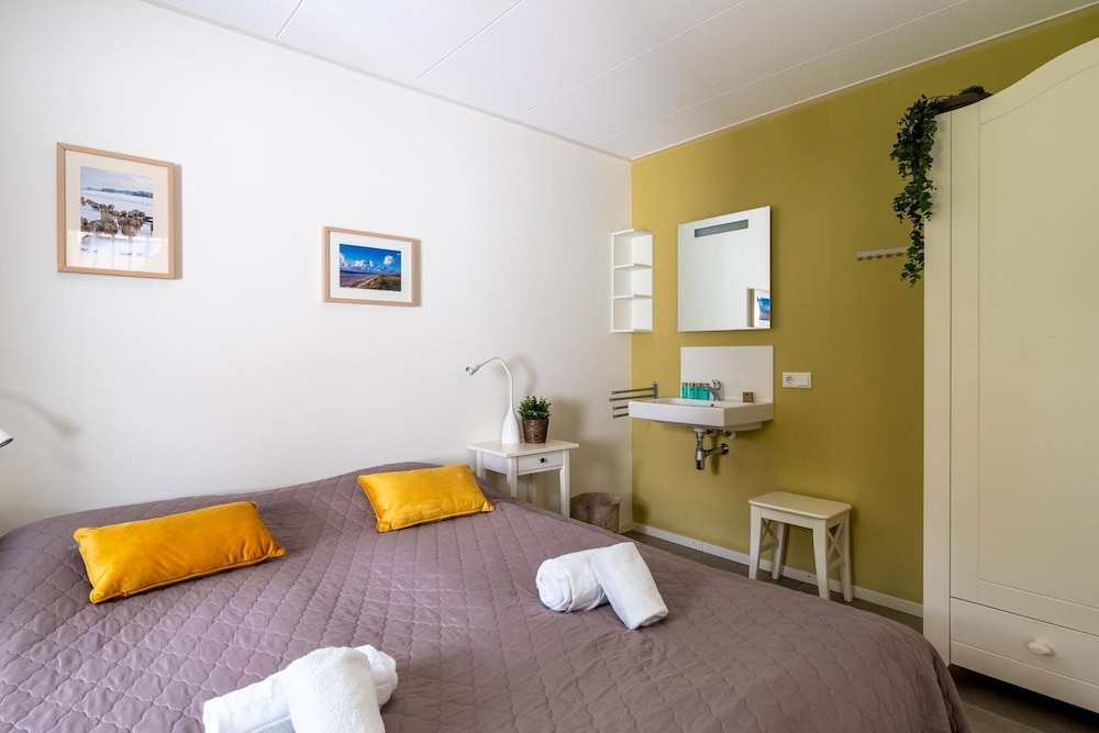 Tastefully Furnished Country House for 6 People