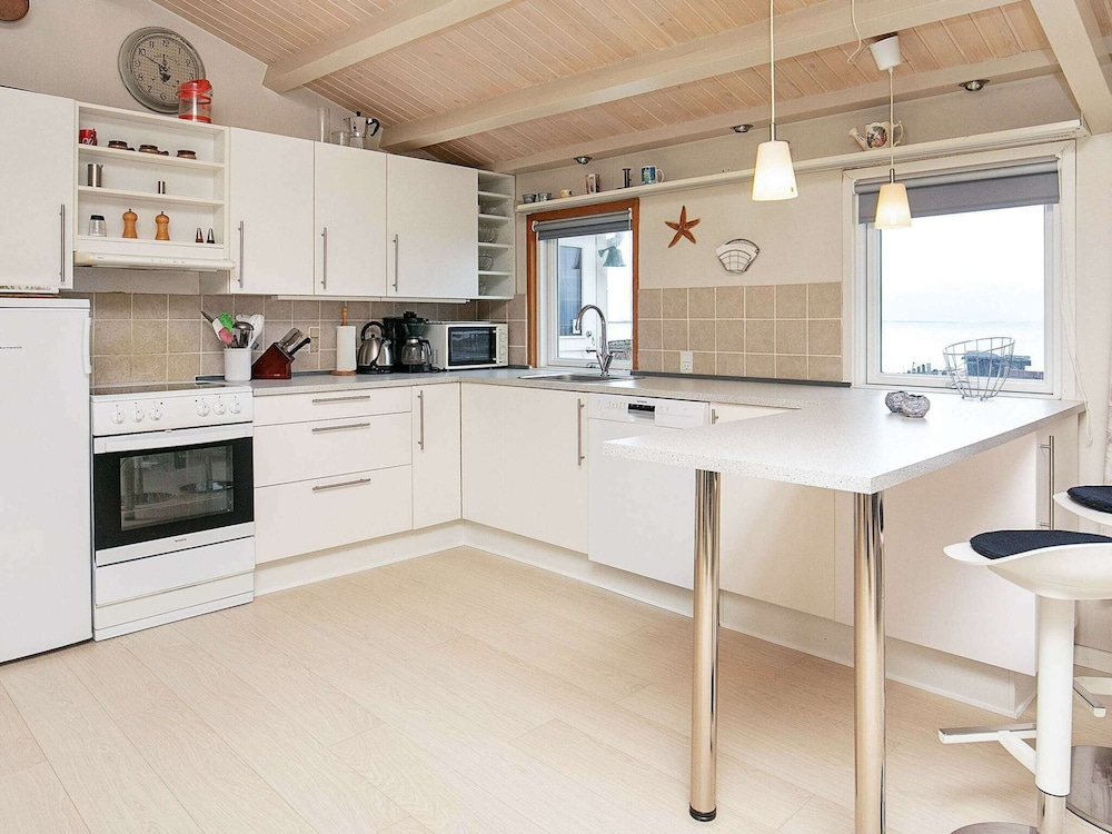 Beachside Gem for 6 - By Traum Ferienwohnungen view 4