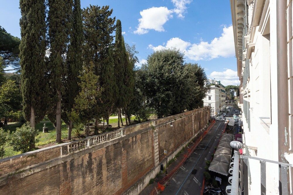 Ludovisi Apartment
