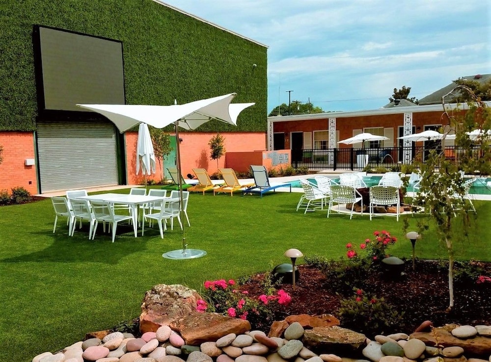 Nacogdoches Vacations - The Fredonia Hotel and Convention Center - Property Image 1