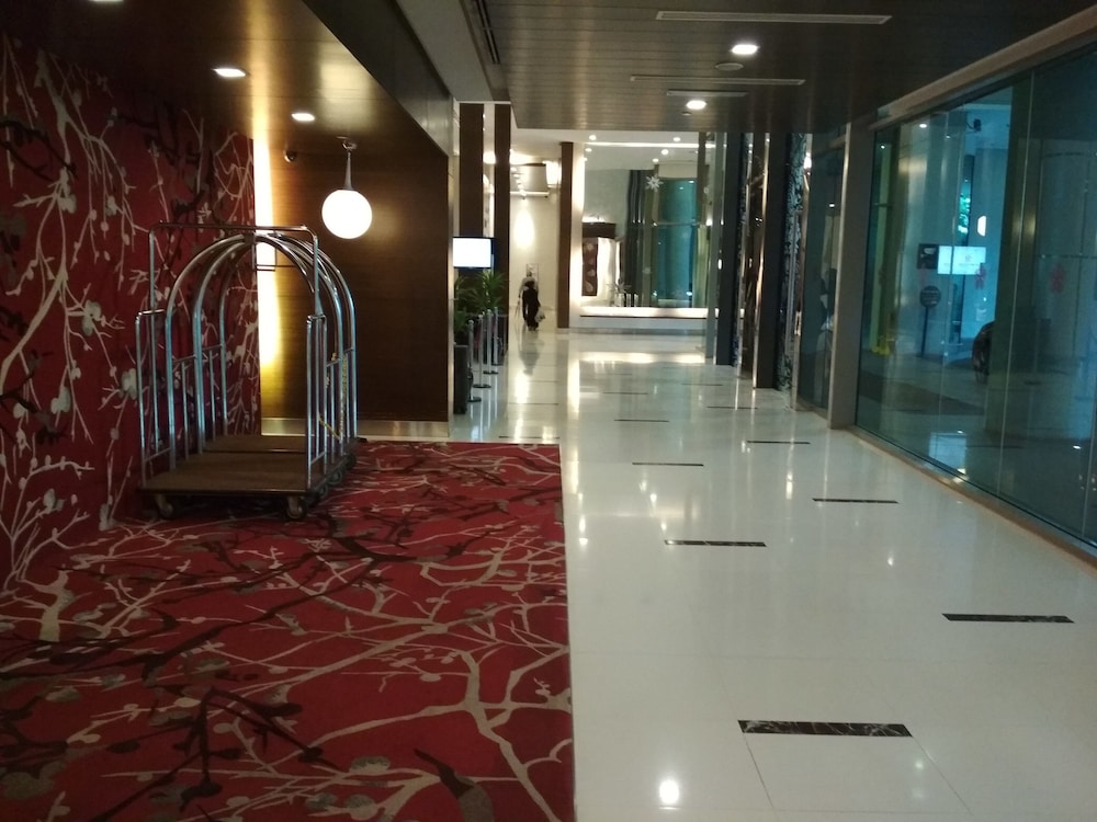 Queens Service Suite at Swiss Garden Residences