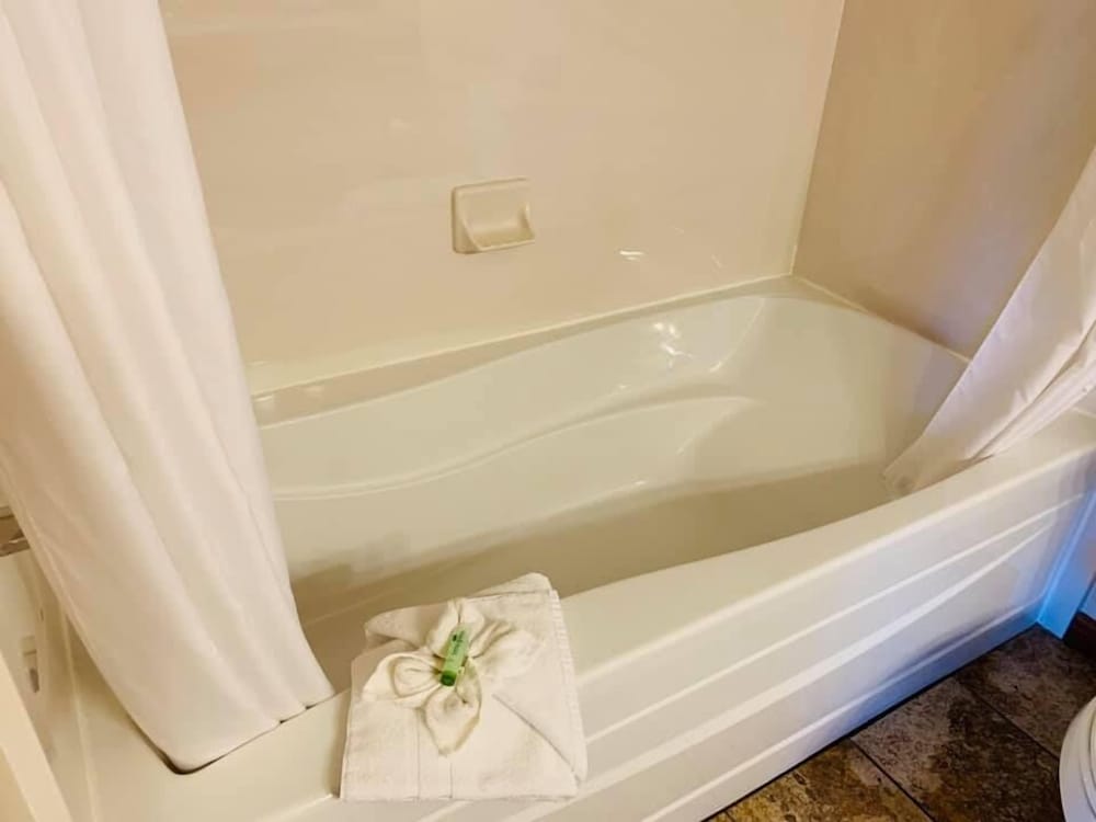 CB&M Executive Suites