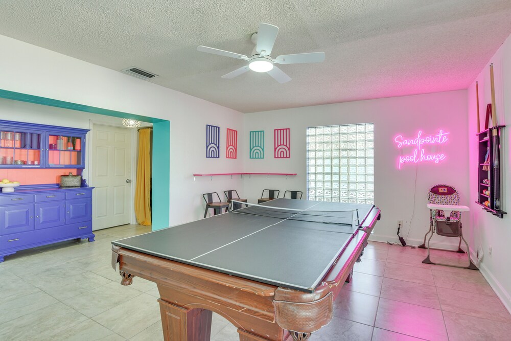 4 Mi to Riverwalk: Bradenton Home w/ Game Room