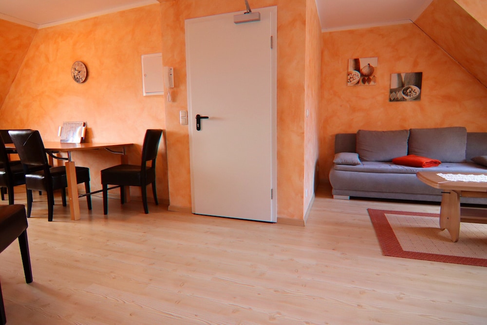 Wunderschoene Ferienwohnung an der Mueritz