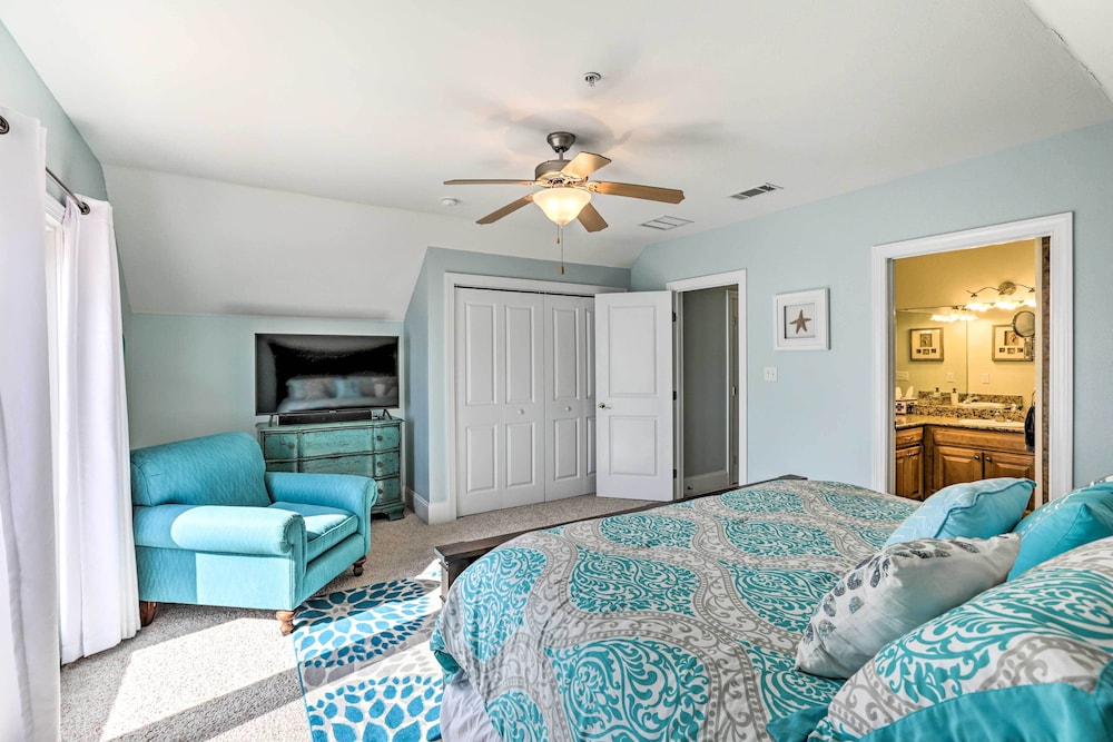 Hike, Golf, & Fish: Oceanfront Gem in Carrabelle!