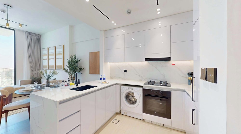PVH - City View 1BR - Binghatti House