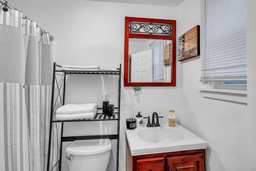 C.a.l.m. Cottage At The Last Mile 2 Bedroom Home
