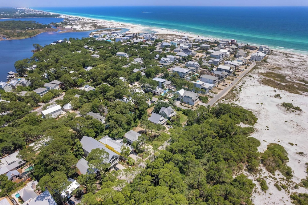 As You Like It by Avantstay Steps to Beach, Bikes, Sleeps 18!