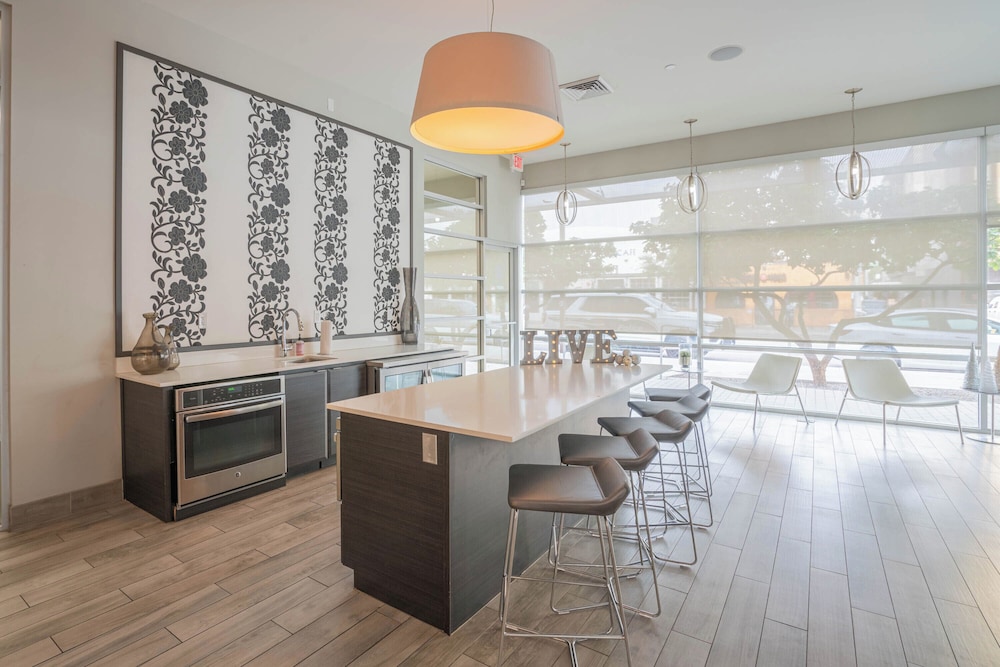 ROVE LIVING/KL - Linear