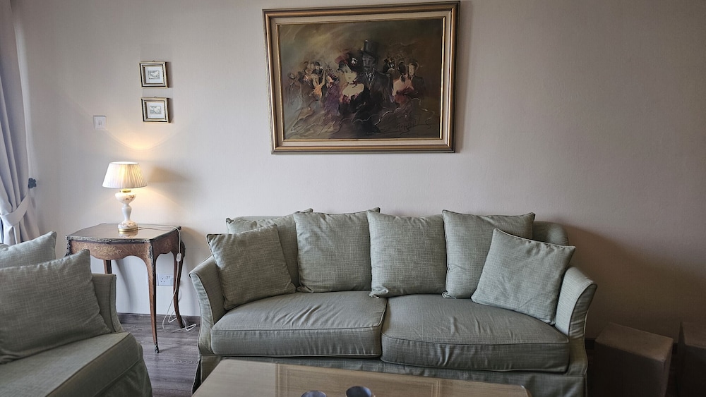 116 NIC 303 - Stay Vintage Central Suites