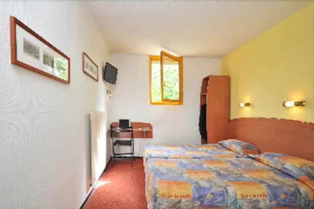 Besancon Vacations - Hotel Amarante Besancon Micropolis - Property Image 3