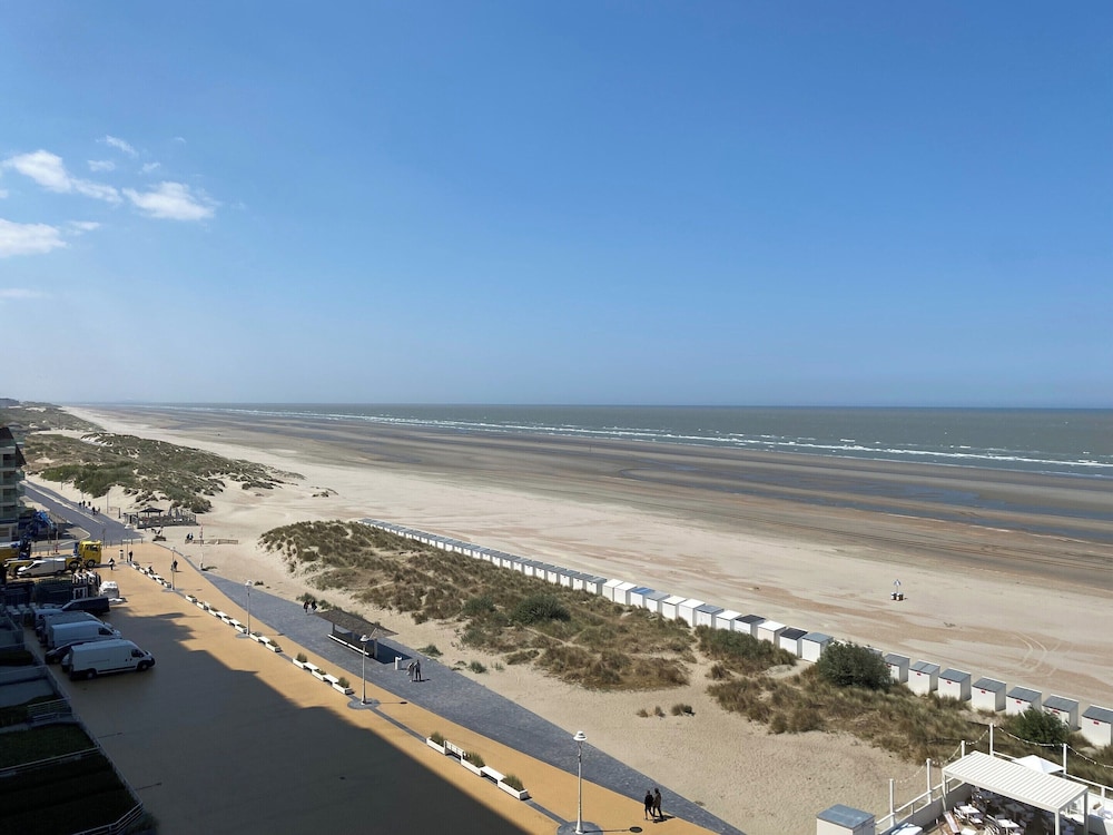 Apartment in Nieuwpoort-bad With Sea View