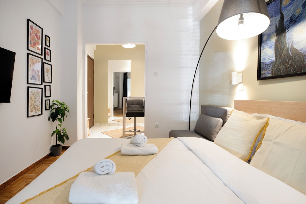 Starry Nights - Elegent Studio in Athens