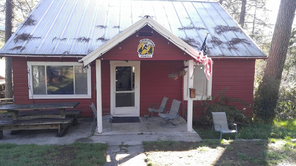 Hotel Jackass Hostel - Image 1