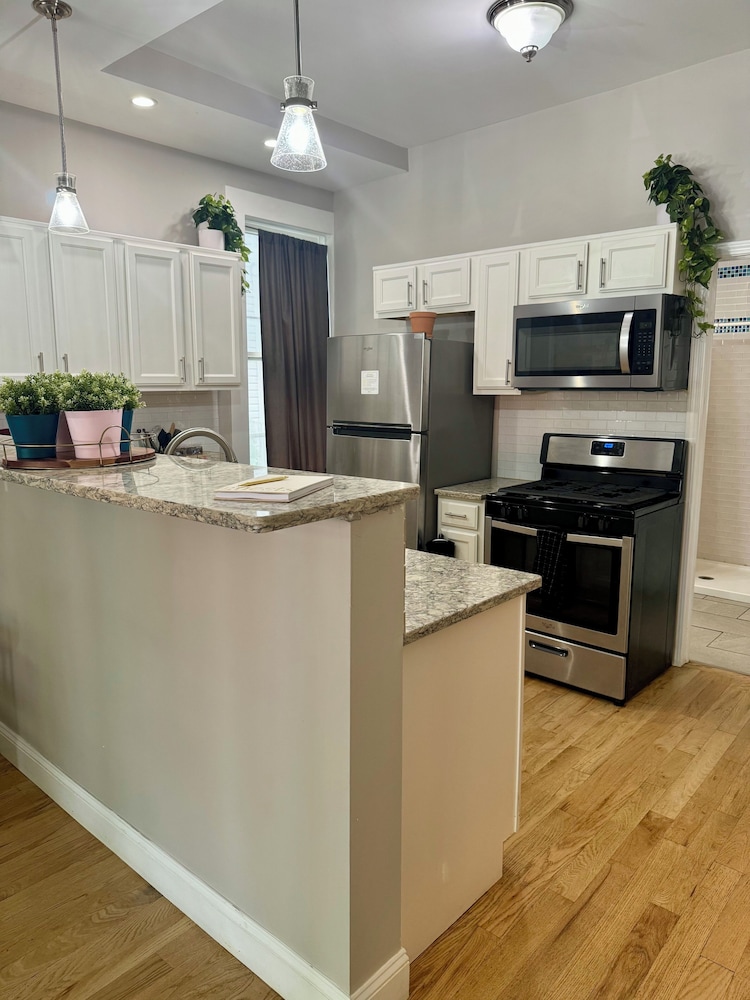 Jungle House Boutique Lofts – Downtown Columbus & Short North