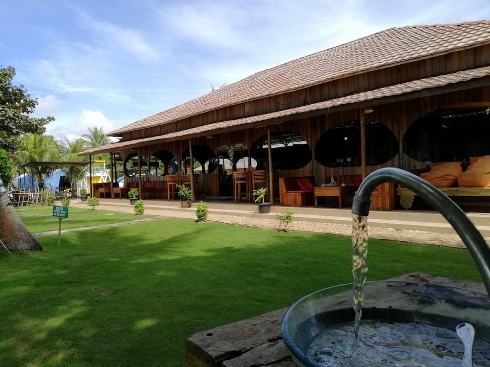 New Marjoly Beach & Resort