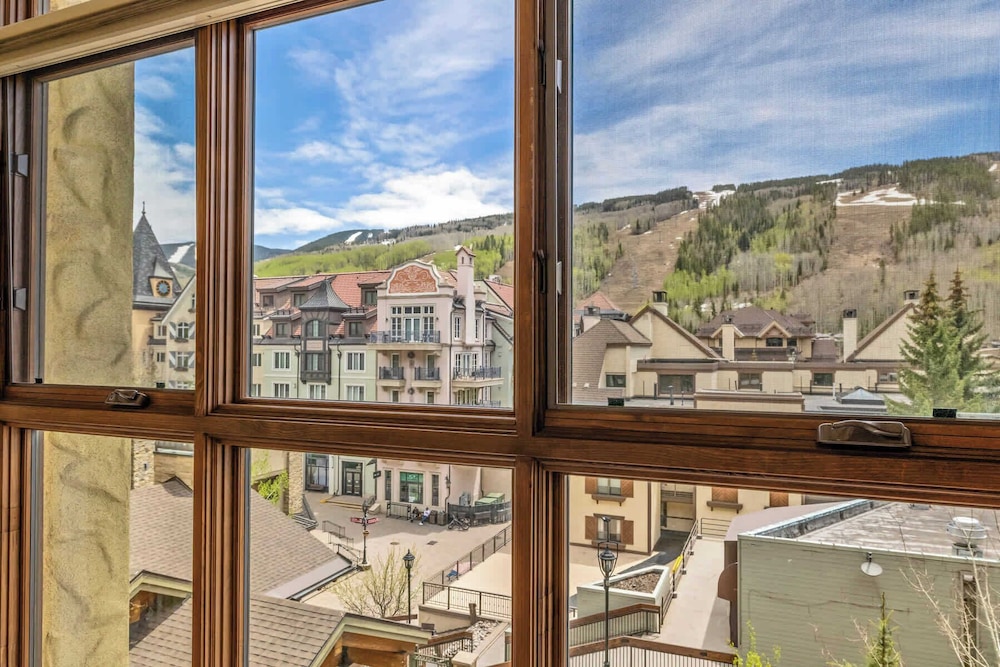 Landmark Vail - Charming Condo for 8 with Resort-style Amenities