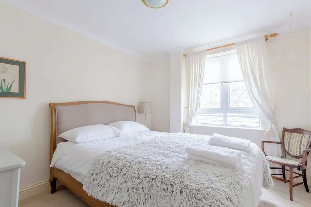 Unique Waterfront 2BD Flat - Rotherhithe
