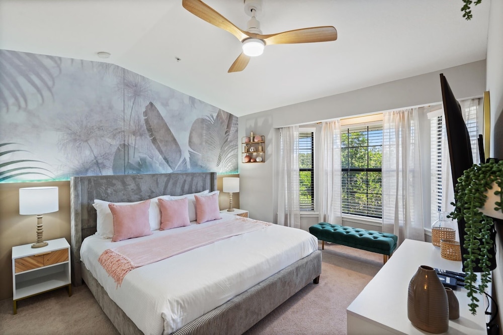 Enchanted Garden Resort 2 Miles from Disney 4 Bedroom Townhome 4 Townhouse