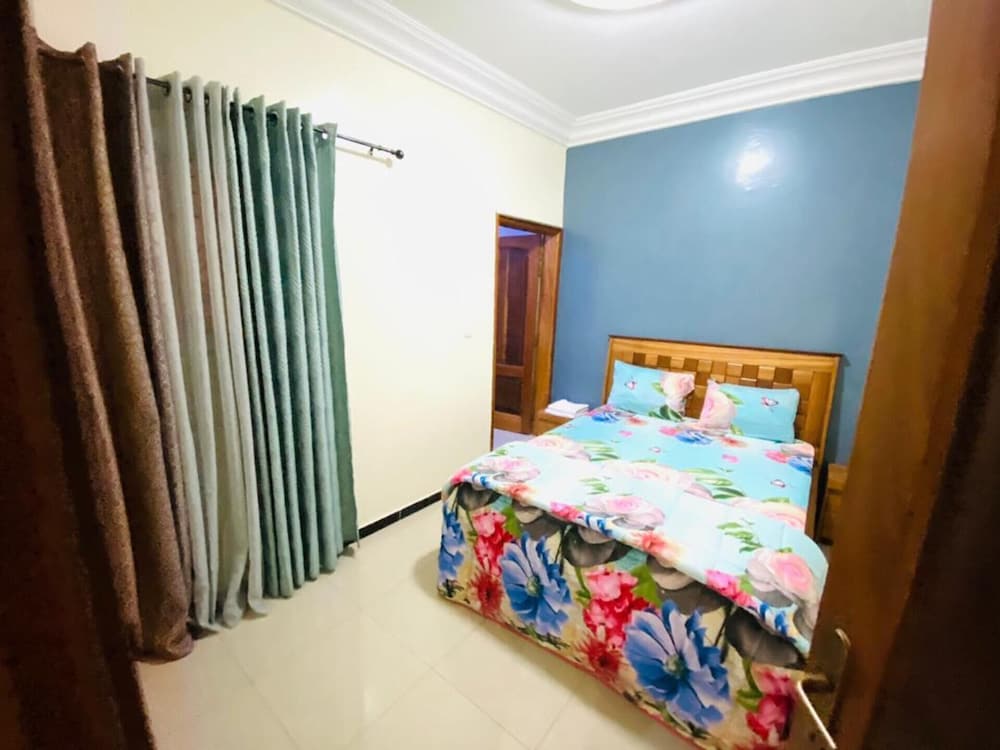 Mam Lovely 3-bed Apartment in Dakar-almadies view 2